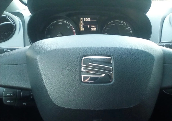 Seat Ibiza cena 27800 przebieg: 91800, rok produkcji 2015 z Garwolin małe 277